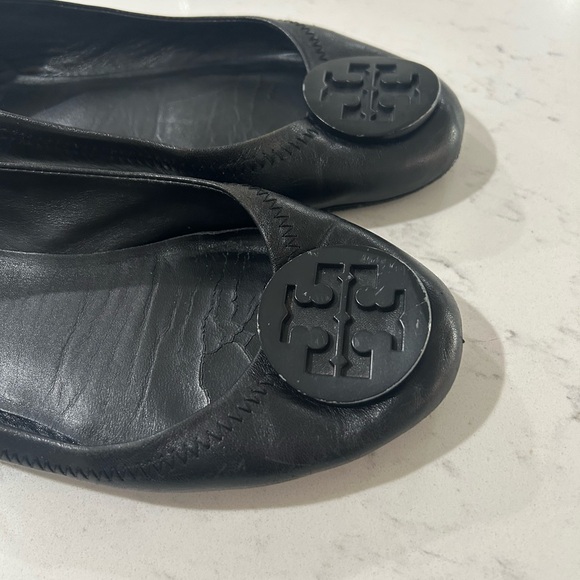 Tory Burch Black Leather Logo Ballet Flats - Picture 7 of 14